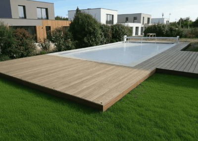 Terrasse plage de piscine en bois Kebony à Antoigné