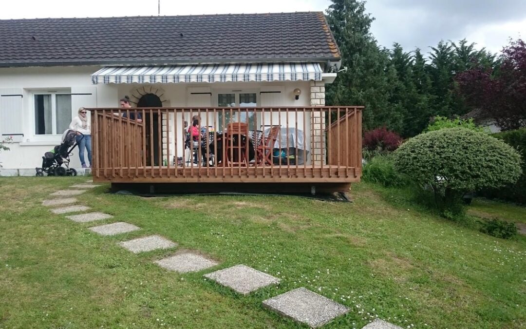 A Châtellerault terrasse sur pilotis pour accès de plain pieds
