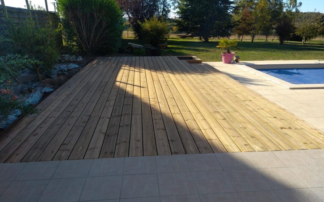 Entre Châtellerault et Descartes terrasse bois lames larges