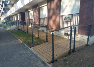 Rampe d’accès en bois pour un cabinet médical à Châtellerault